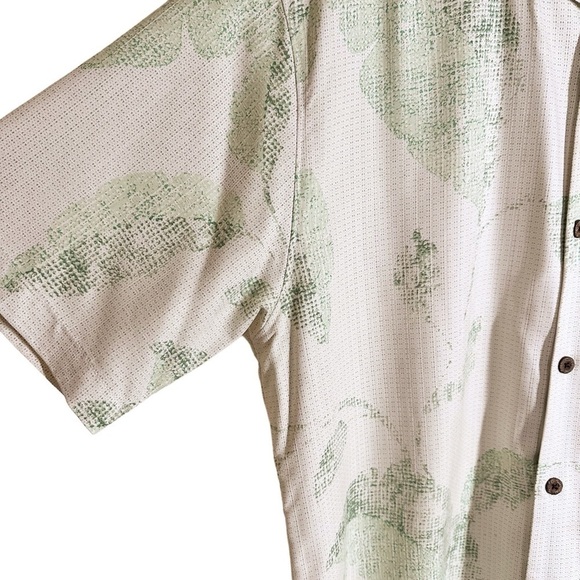 Tommy Bahama Silk Short Sleeve Button Down Shirt Size Medium - Picture 4 of 7